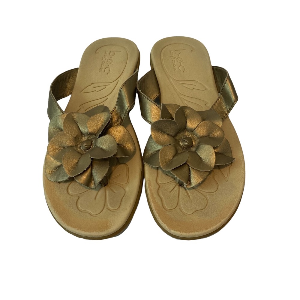 B.O.C. leather gold flower flat thong sandals size 9